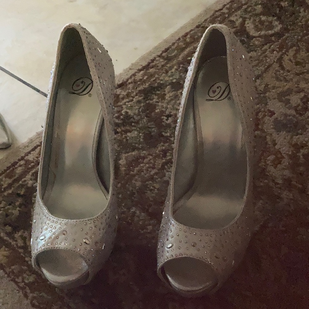 Gorgeous heels sparkle high heel